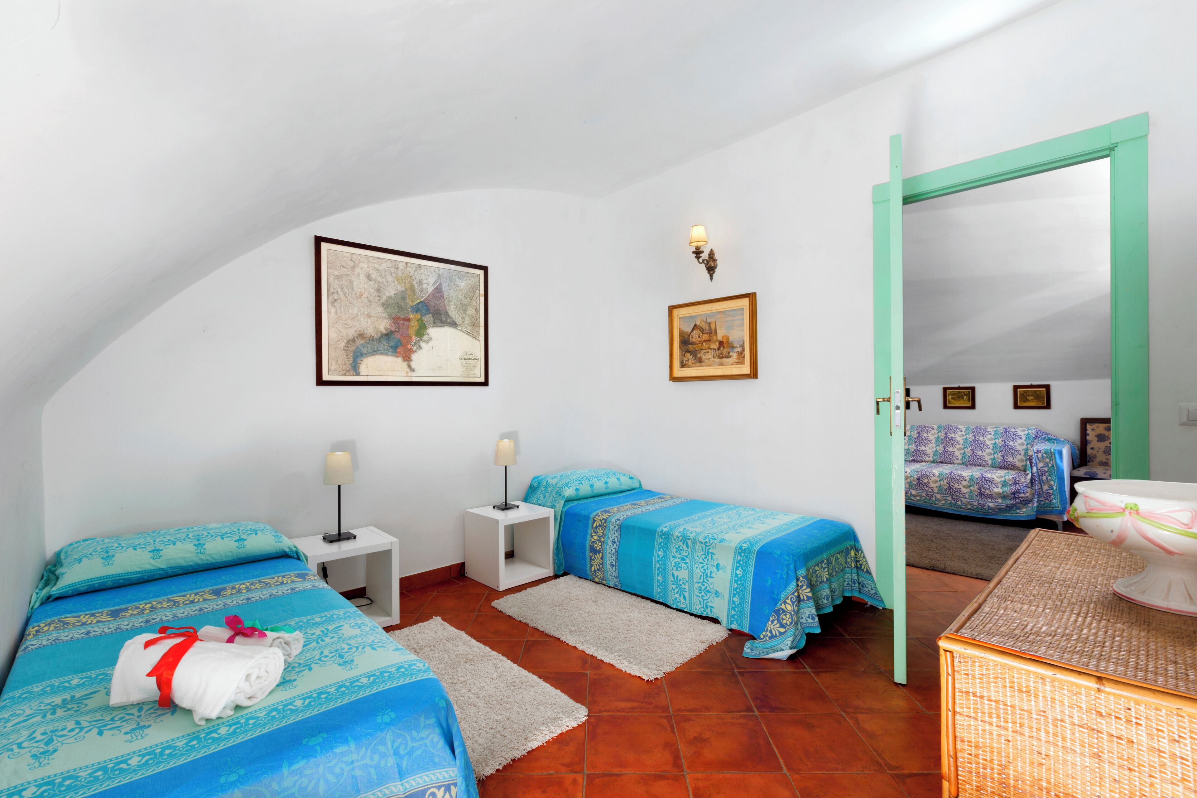 Cortinas blackout y sistema de insonorización 