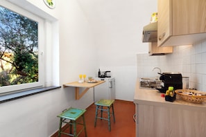 APT 3 - Family Apartment | 私人廚房 | 電熱水壺、高腳椅