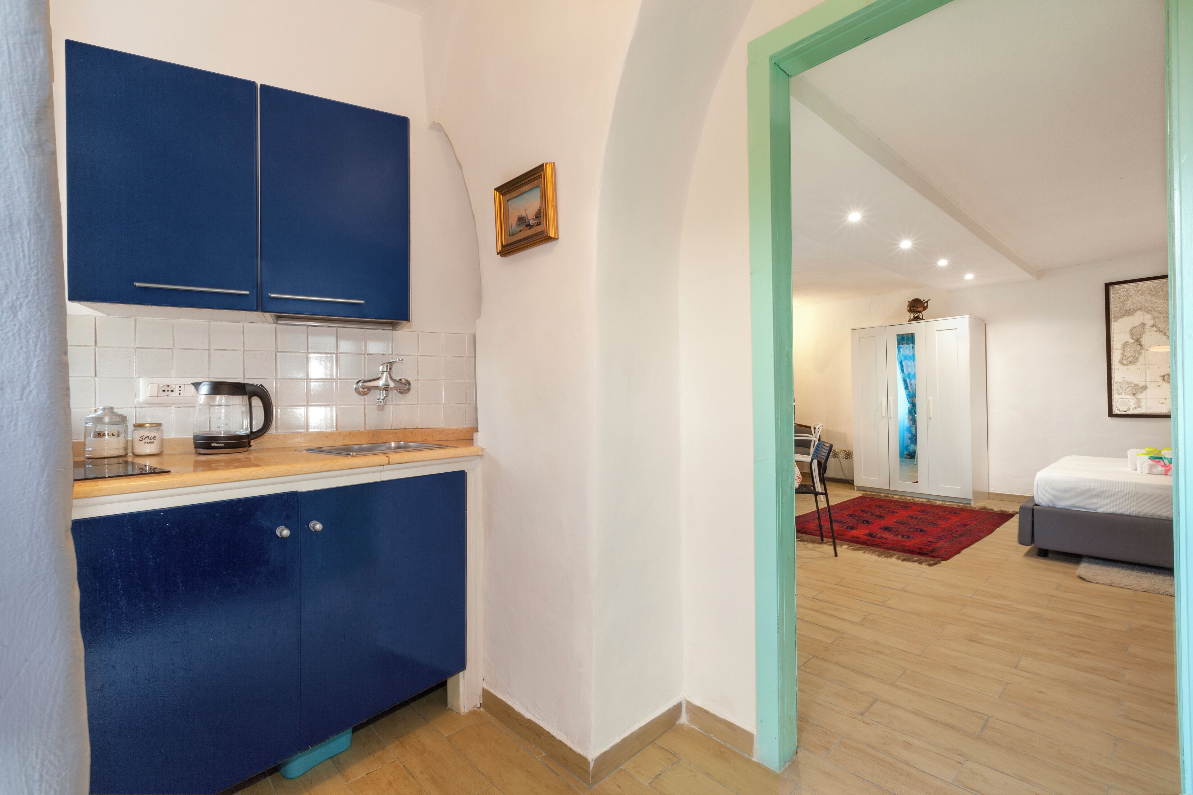 APT 1 - Classic Family | Eget kjøkken | Vannkoker og høy barnestol