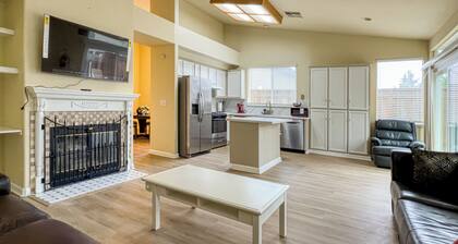 Spacious 4-bedroom 2-bathroom house in lovely Oakley with AC