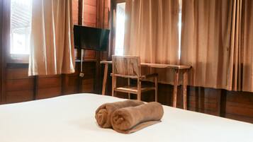 Desk, laptop workspace, free WiFi