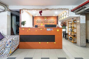 Reception - Collection O Duc Dat Hotel - Go Vap  (Ho Chi Minh City)