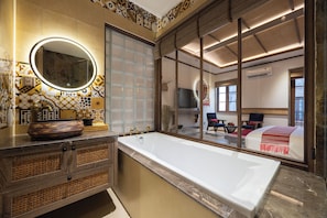 Deluxe Double Room, Balcony, Beach View | Bathroom | Separate tub and shower - ZAO Hotel Firework & Sea View (Phu Quoc)