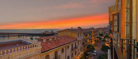 Kahden hengen deluxe-huone, rantanäköala | Näkymä kaupungille