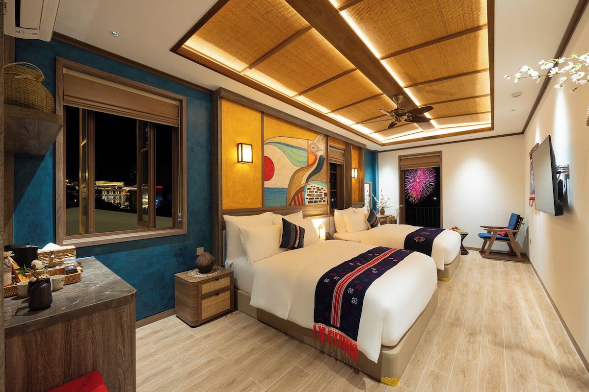 Premium Quadruple Room, Balcony, Beach View | Desk, soundproofing, WiFi (free)