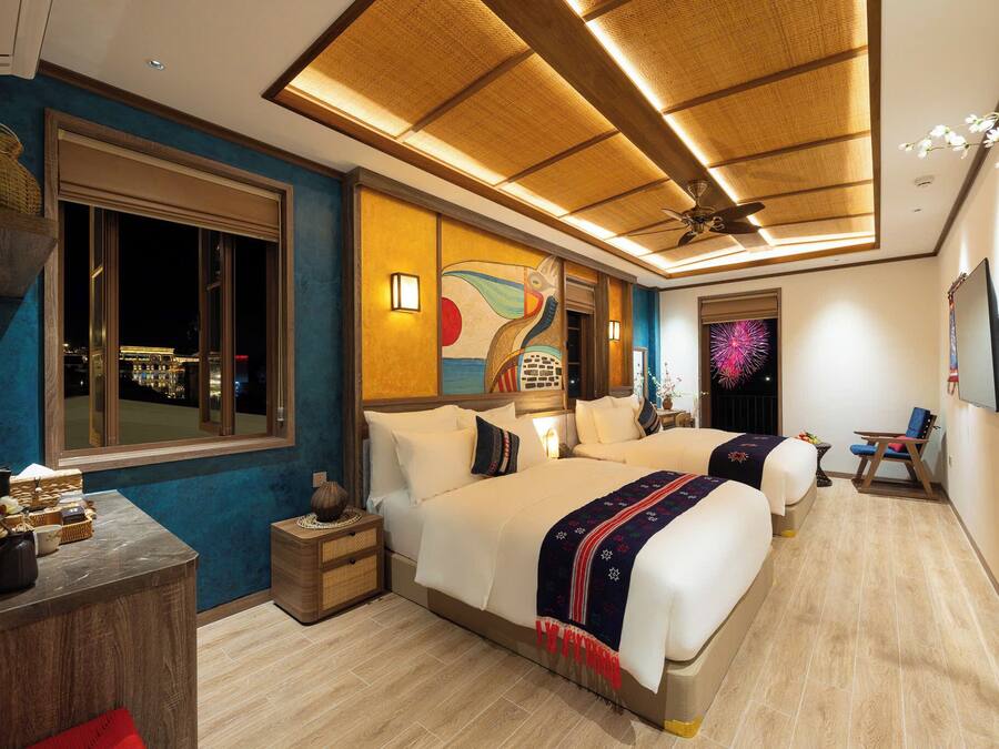 Premium Quadruple Room, Balcony, Beach View | Desk, soundproofing, WiFi (free)