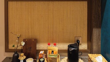 Deluxe Double Room, Beach View | Desk, free WiFi