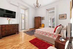 تجهيزات عازلة للصوت ومكواة/لوح كي وواي فاي مجانًا