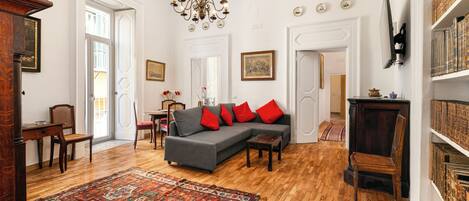 Teresella Suite | 客廳 | 電視