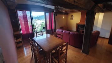 Hus – classic | Oppholdsområde | Leker og bøker