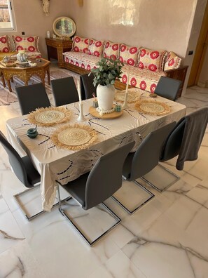 Dining - Maison Malau & Phil, Dog-Friendly, 3 Bohemian Chic Guest Rooms in Marrakech. (Marrakech)