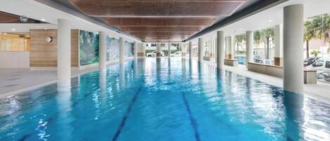 Inomhuspool och uppvärmd pool