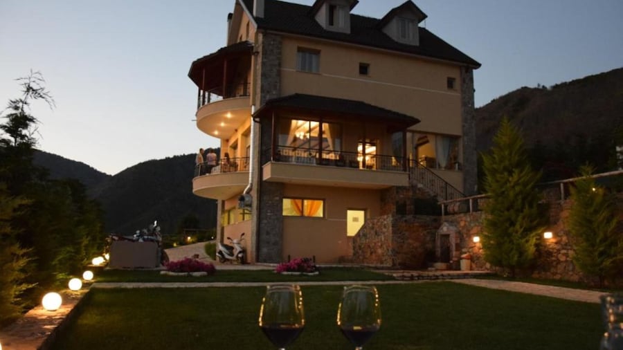 Sofra e Shpatit Hotel