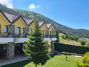 Exterior - Sofra e Shpatit Hotel (Gjinar)