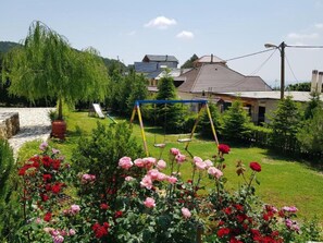 Exterior - Sofra e Shpatit Hotel (Gjinar)