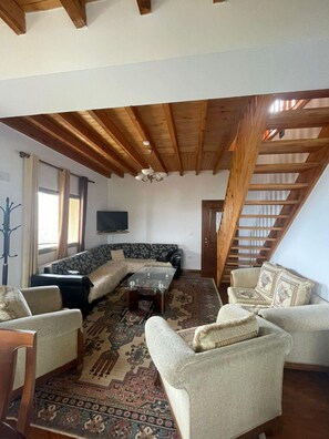 Exterior - Sofra e Shpatit Hotel (Gjinar)