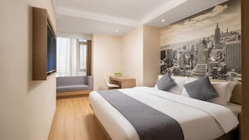 商务大床房 | 高档床上用品、记忆海绵床垫、办公桌、笔记本电脑工作区