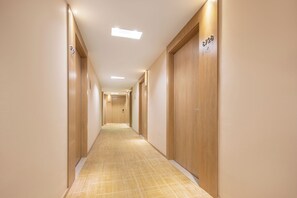 Front of property - Zhishang Hotel Hangzhou West Lake Zheyi  (Hangzhou)