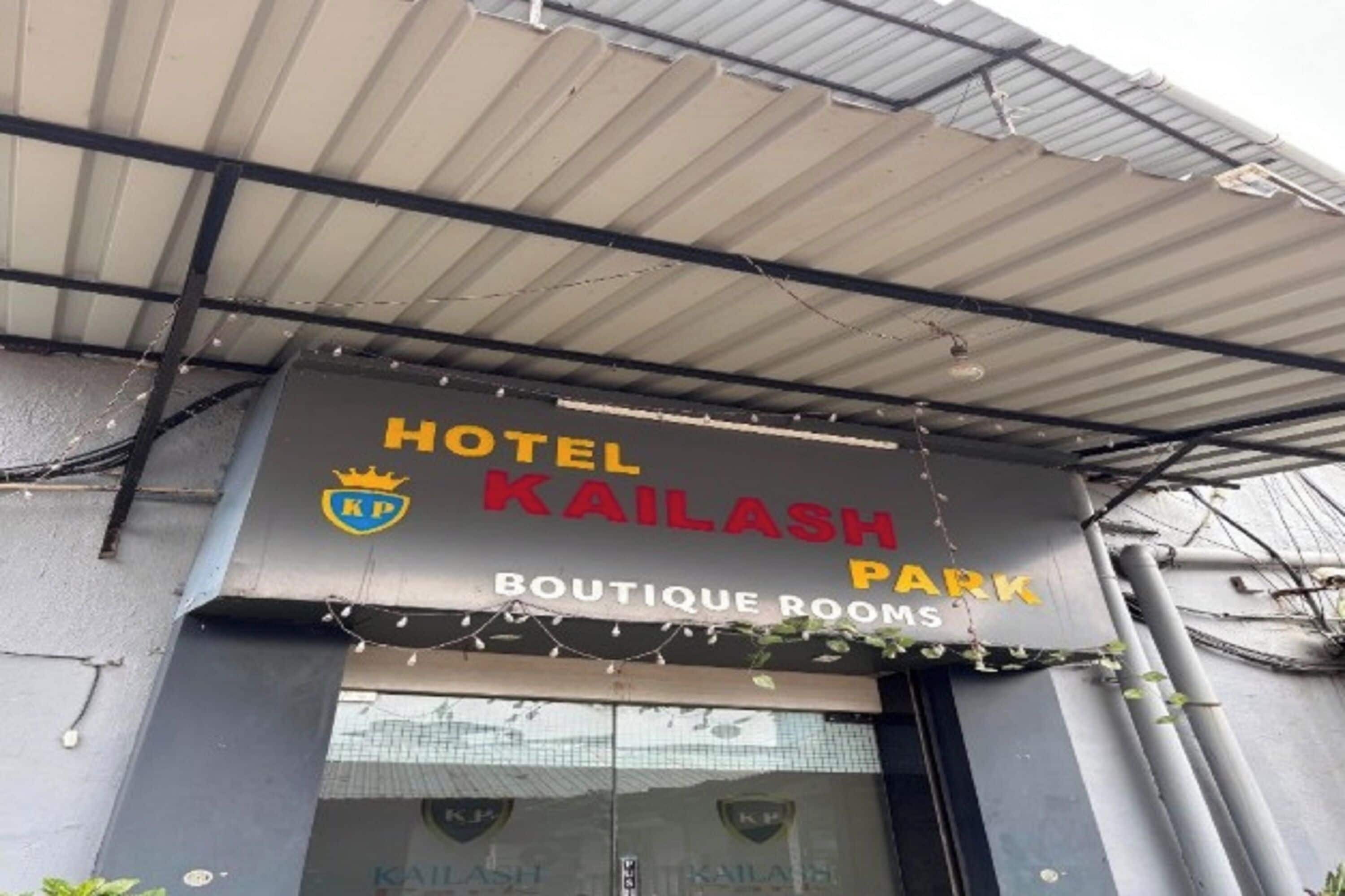Señal para el Hotel Kailash Park Boutique Rooms.