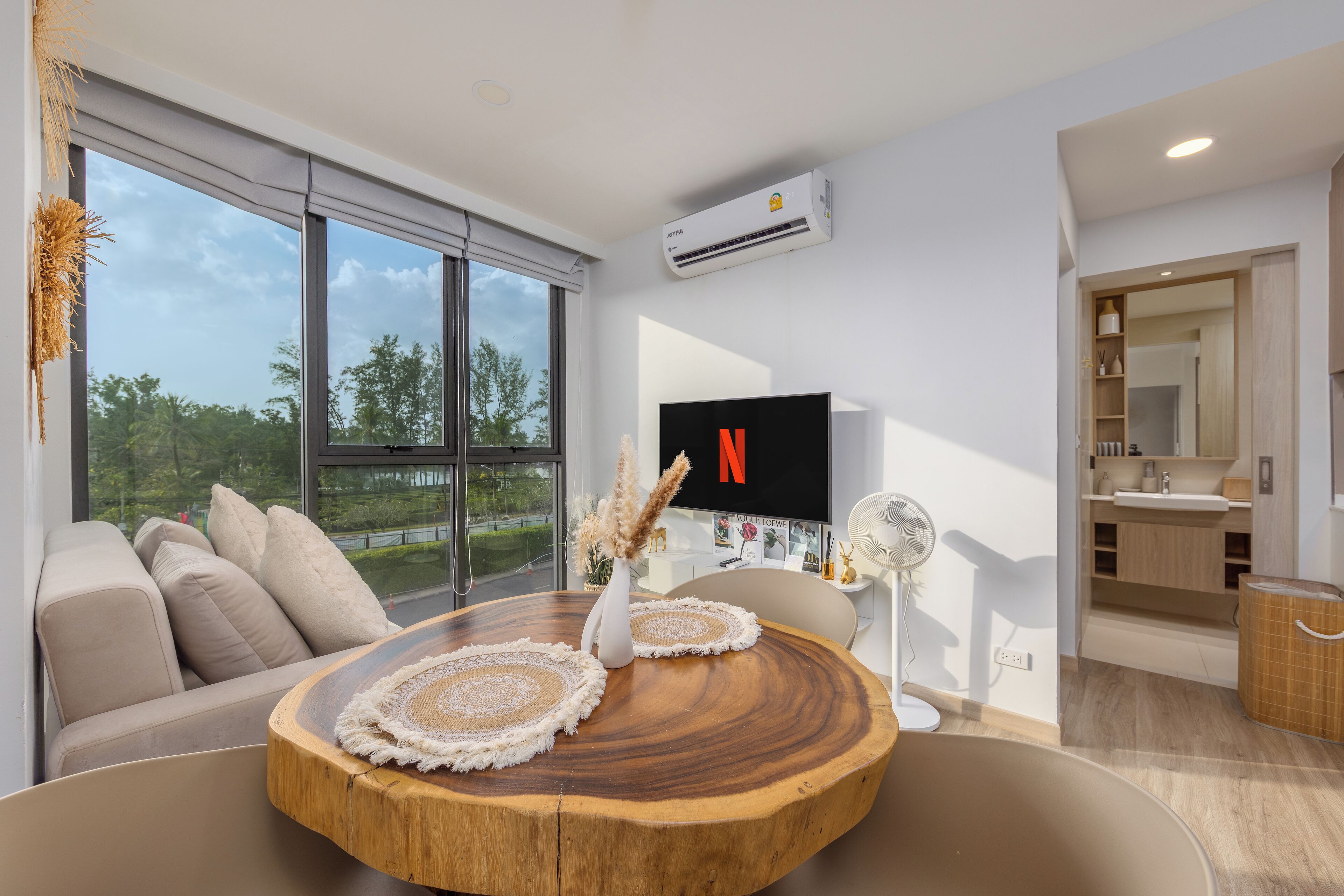 Căn hộ Exclusive, 2 phòng ngủ, ban công, quang cảnh sân golf | Bàn ủi/dụng cụ ủi quần áo, truy cập Internet không dây miễn phí 