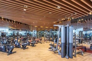Fitness facility - 3 Bedroom Apartment at Business Bay - Pool & Spa (Dubai)