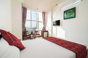 Superior Double Room | Free WiFi, bed sheets - Collection O Dinh Dinh Hotel - Near Tan Son Nhat Airport (Ho Chi Minh City)