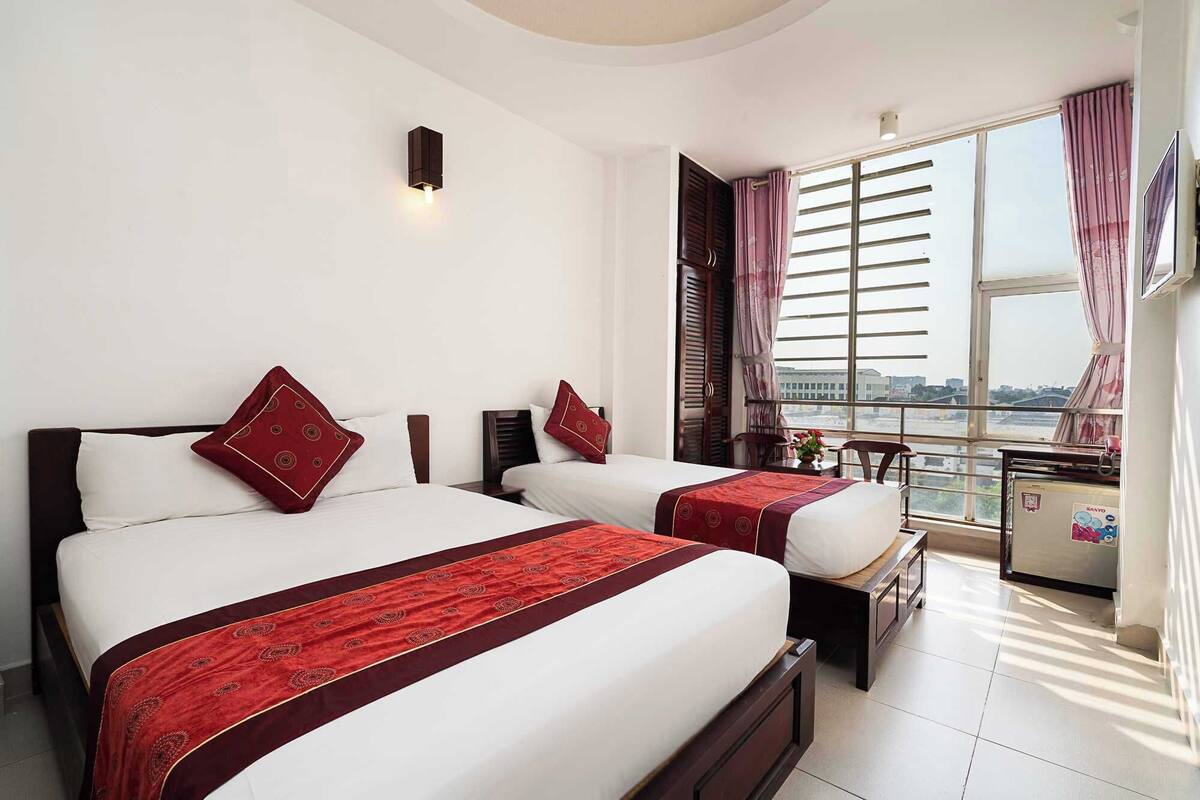 Free WiFi, bed sheets