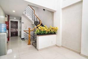 Lobby - 1328  Dinh Dinh Hotel (Ho Chi Minh City)