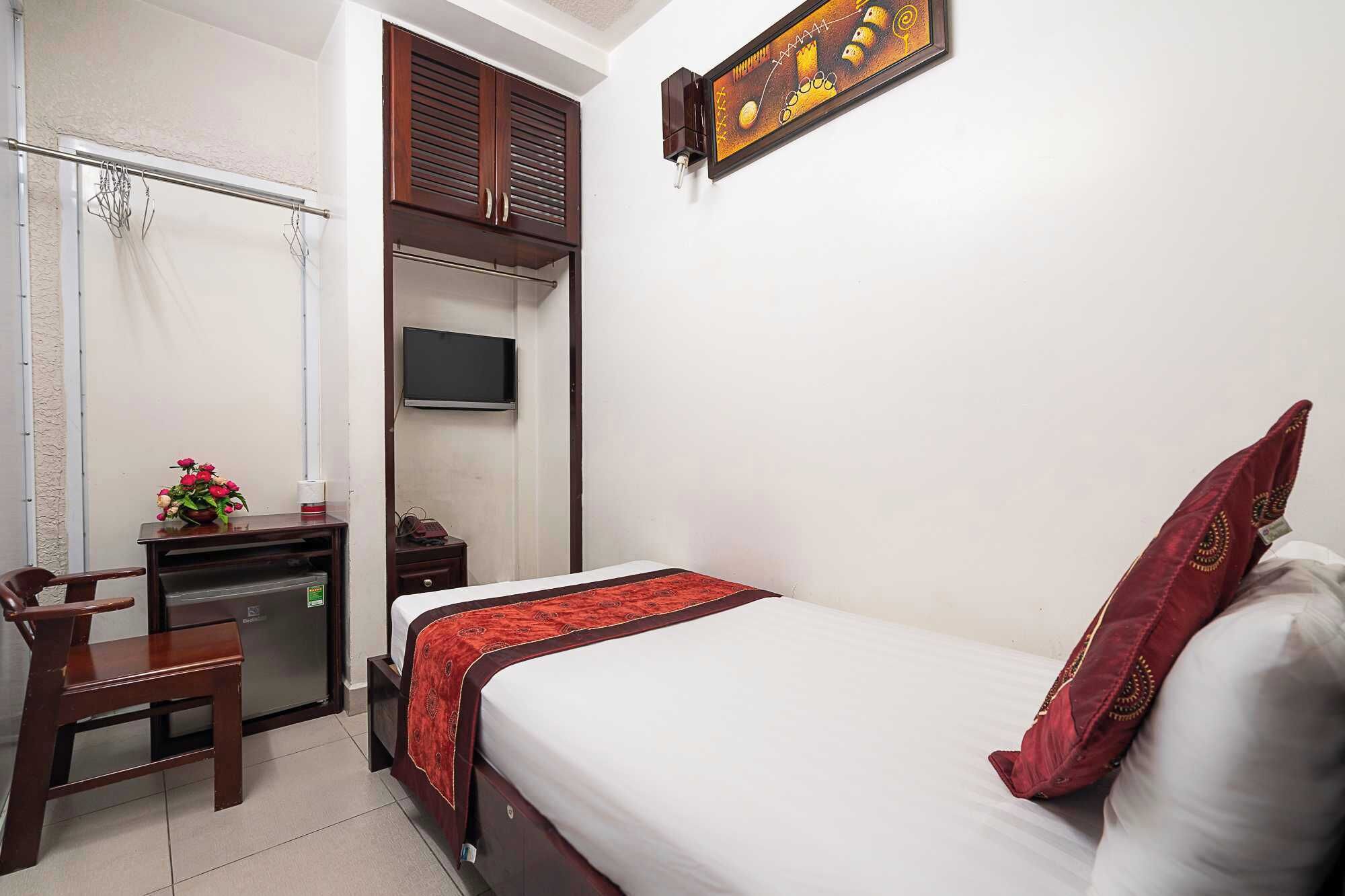 Free WiFi, bed sheets