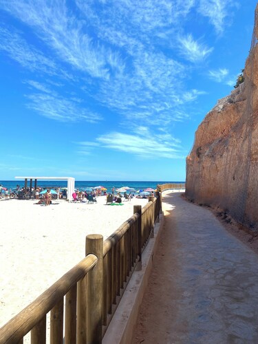 Modern 2 Bedroom Apartment in Villamartin 3 Pools, Padel, Jacuzzi Sandy Beaches