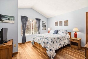 Iron/ironing board, WiFi, bed sheets - NEW! Seven Springs Sunridge 1 BR Condo, Ski-In/Out (Champion)