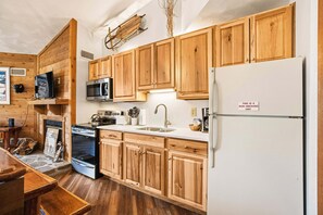 Fridge, microwave, oven, coffee/tea maker - NEW! Seven Springs Sunridge 1 BR Condo, Ski-In/Out (Champion)