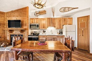 Fridge, microwave, oven, coffee/tea maker - NEW! Seven Springs Sunridge 1 BR Condo, Ski-In/Out (Champion)