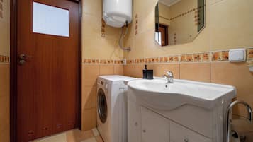 Studio Suite, ban công | Phòng tắm