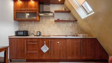 Studiosuite, balkong | Eget tekjøkken | Kaffetrakter/tekoker og vannkoker