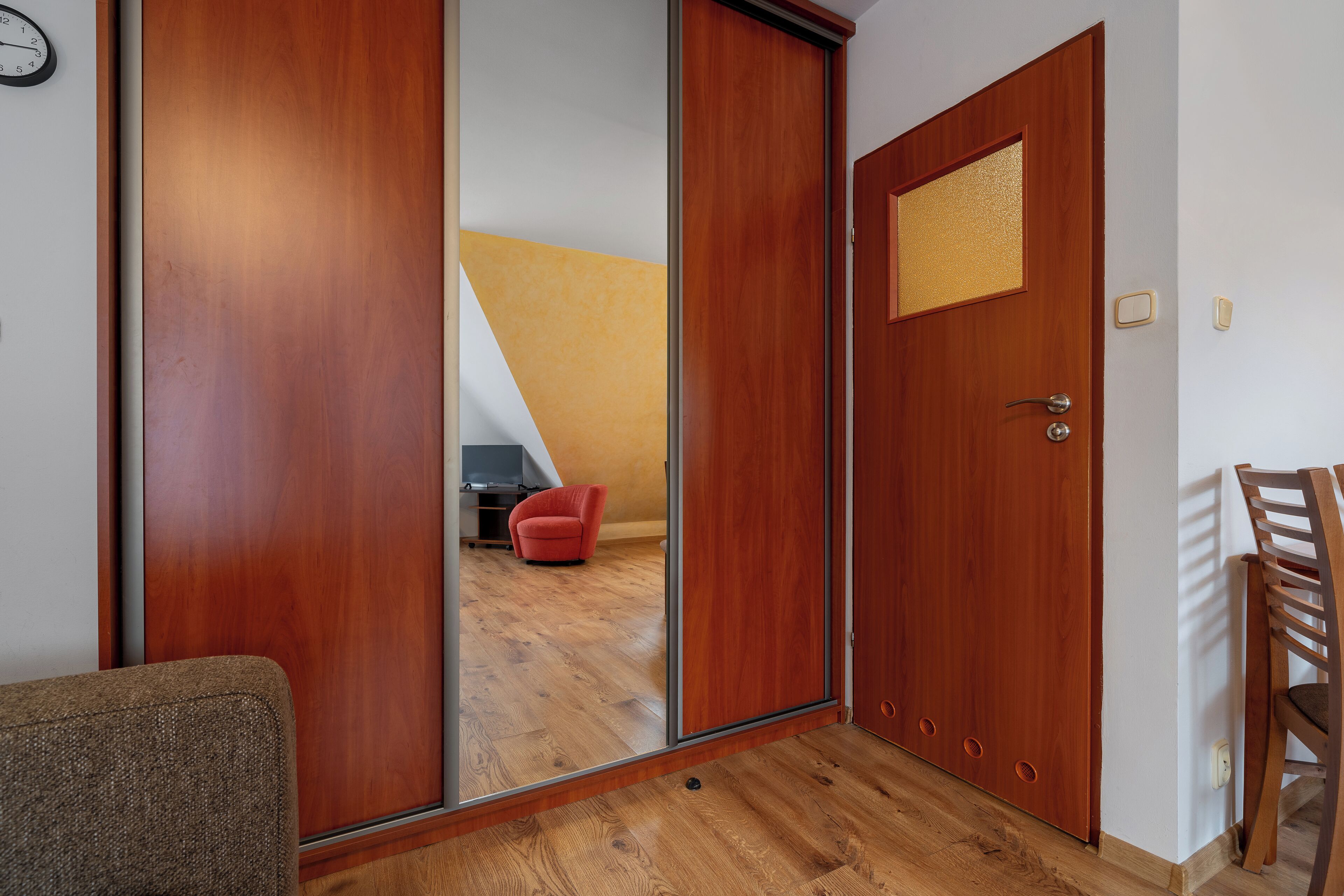 Studio Suite, Balcony | Living area | Smart TV