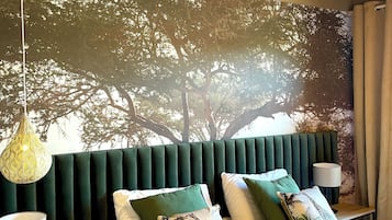 Quarto casal ou duplo premium, vista para o lago | Individualmente decorados, individualmente mobiliados, Wi-Fi de cortesia