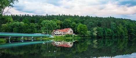 Mặt tiền nơi lưu trú