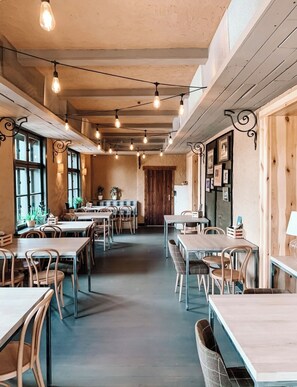 Restaurant - Przystanek Tleń (Tleń)