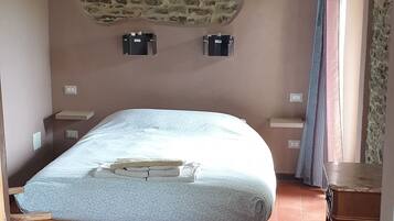 Bügeleisen/Bügelbrett, kostenloses WLAN, Bettwäsche