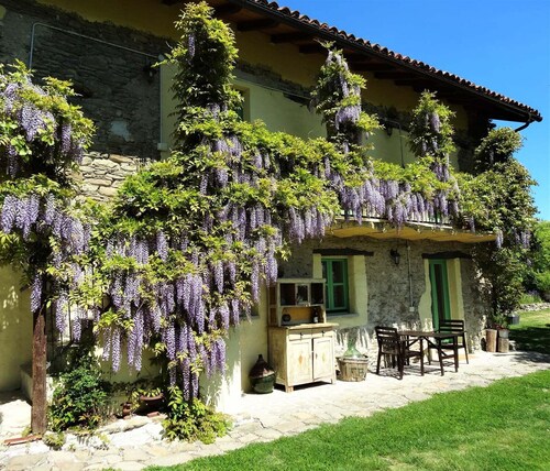 Bright apartment Il Biancospino with infinity pool in the Upper Monferrato