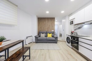 TV - Modern Space for Your Madrid Stay (Madrid)