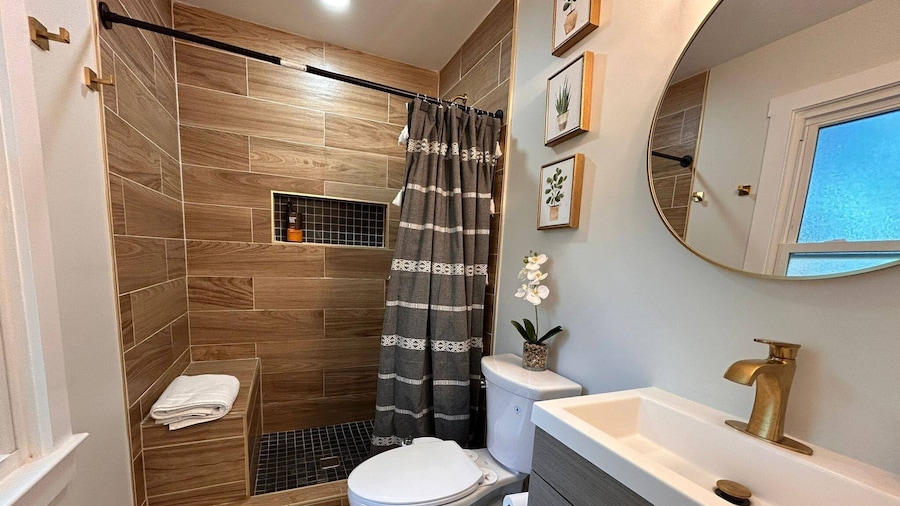 A122 Malone Home
