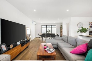 Villa, 2 Bedrooms, Smoking | Living room - Modern Highton Hideaway Quiet Townhouse Comfort (Geelong)