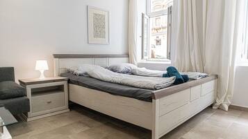 Basic Studio | Iron/ironing board, free WiFi