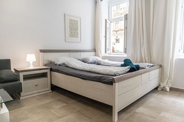 เบสิกสตูดิโอ | เตารีด/โต๊ะรีดผ้า, Wi-Fi ฟรี