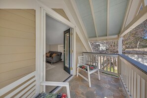 Property grounds - Bungalow by Mercedes Benz - World Cup Exclusive (Atlanta)