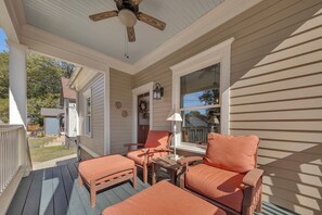 Terrace/patio - Bungalow by Mercedes Benz - World Cup Exclusive (Atlanta)