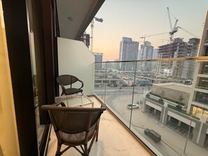 Property grounds - Azizi  405 Fully Furnished Apartment (Dubai)