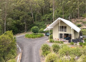 Exterior - George's - Cabin 72 Kangaroo Valley Golf Course. Kangaroos, Wombats and Wildlife at your front door! (Kangaroo Valley)